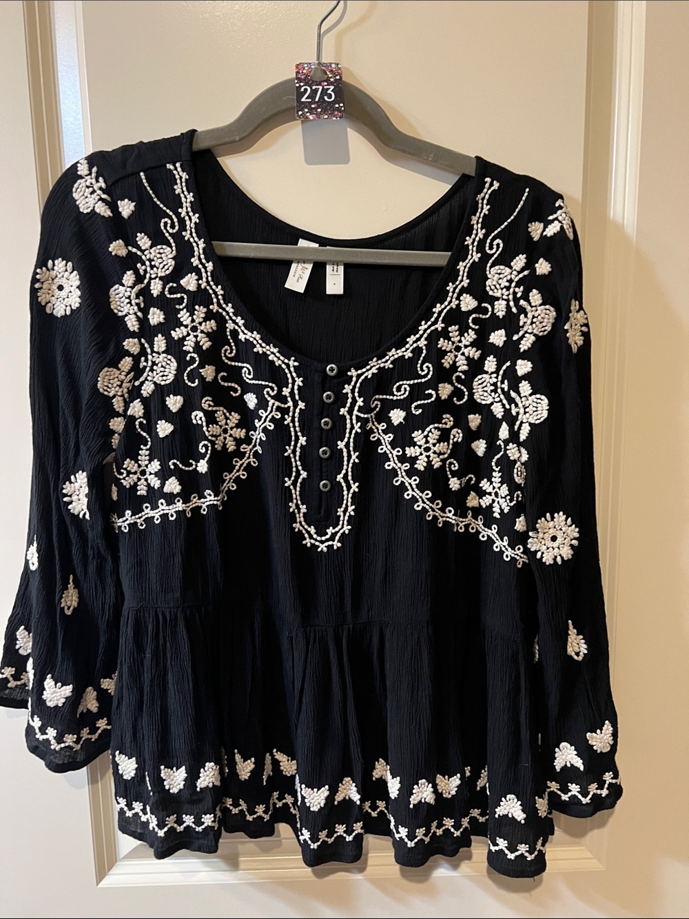 Black Embroidered Peasant Tunic Top — White Floral Detail H273